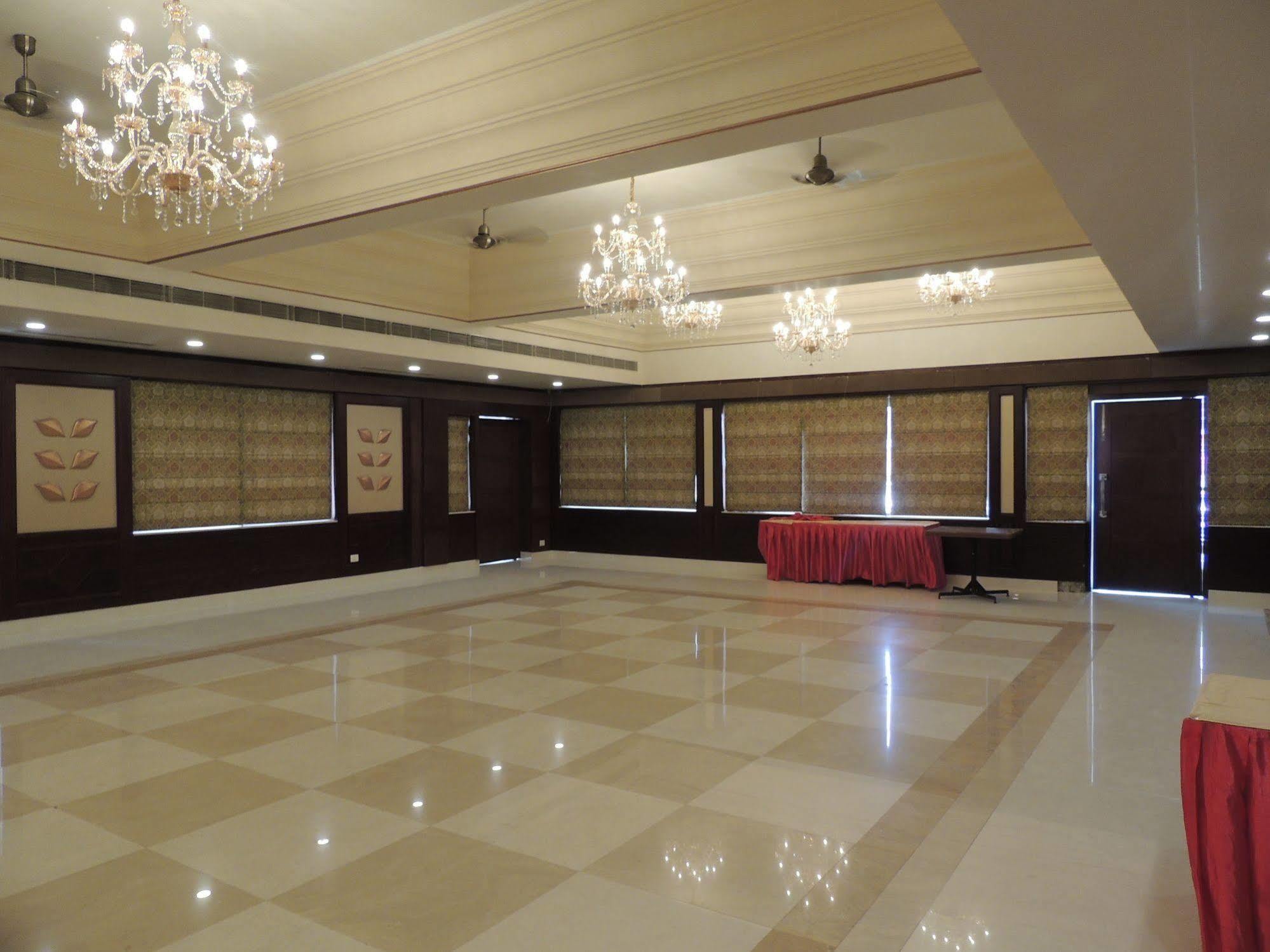 Diamond Hotel Varanasi